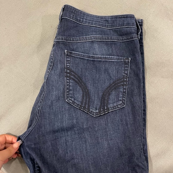 Hollister High Rise Jeans - Picture 3 of 3